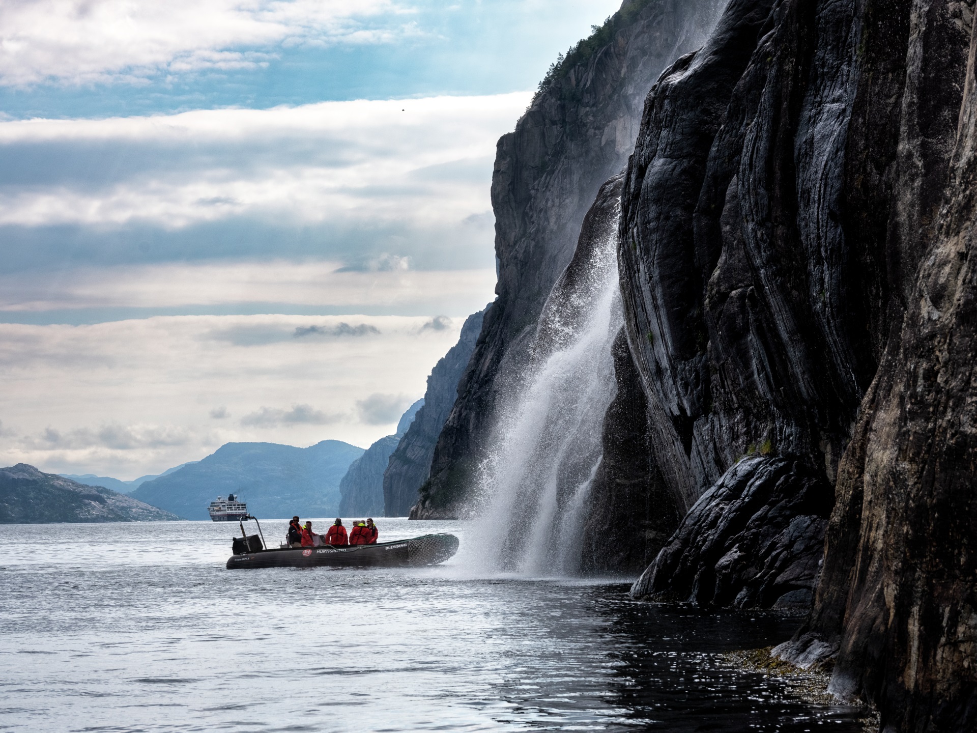 Hurtigruten: lysefjord norway tommy simonsen hx()