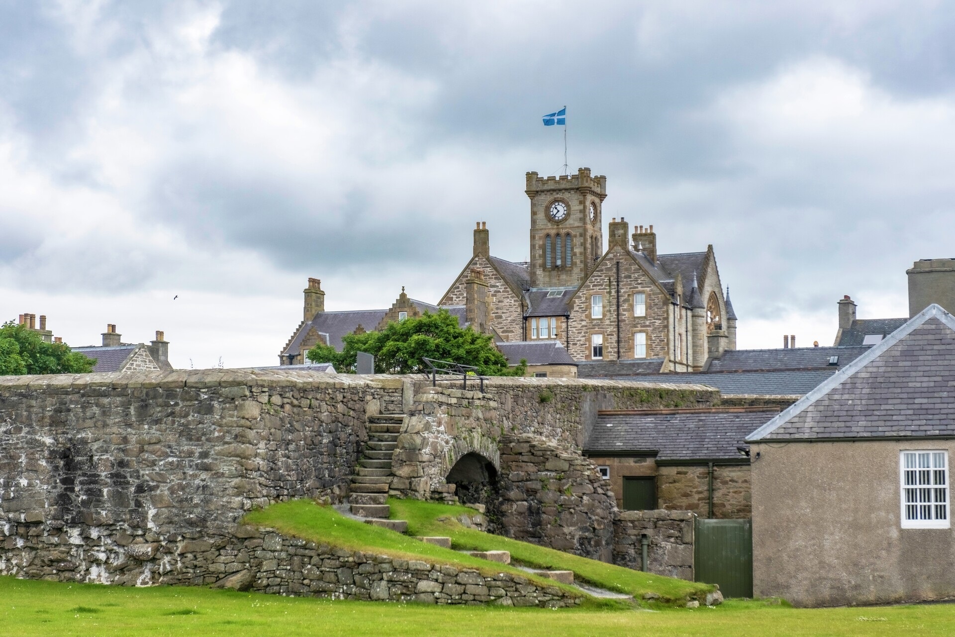 Hurtigruten: scotland lerwick fort charlotte tommy simonsen hx