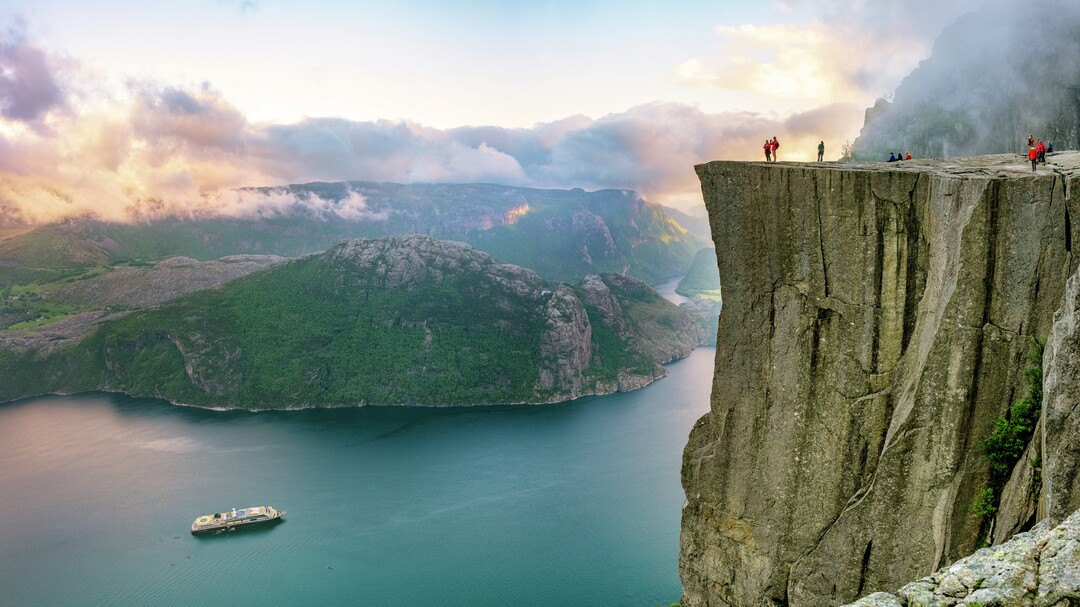 Hurtigruten: Lysefjord Norway HGR   Foto Tommy Simonsen