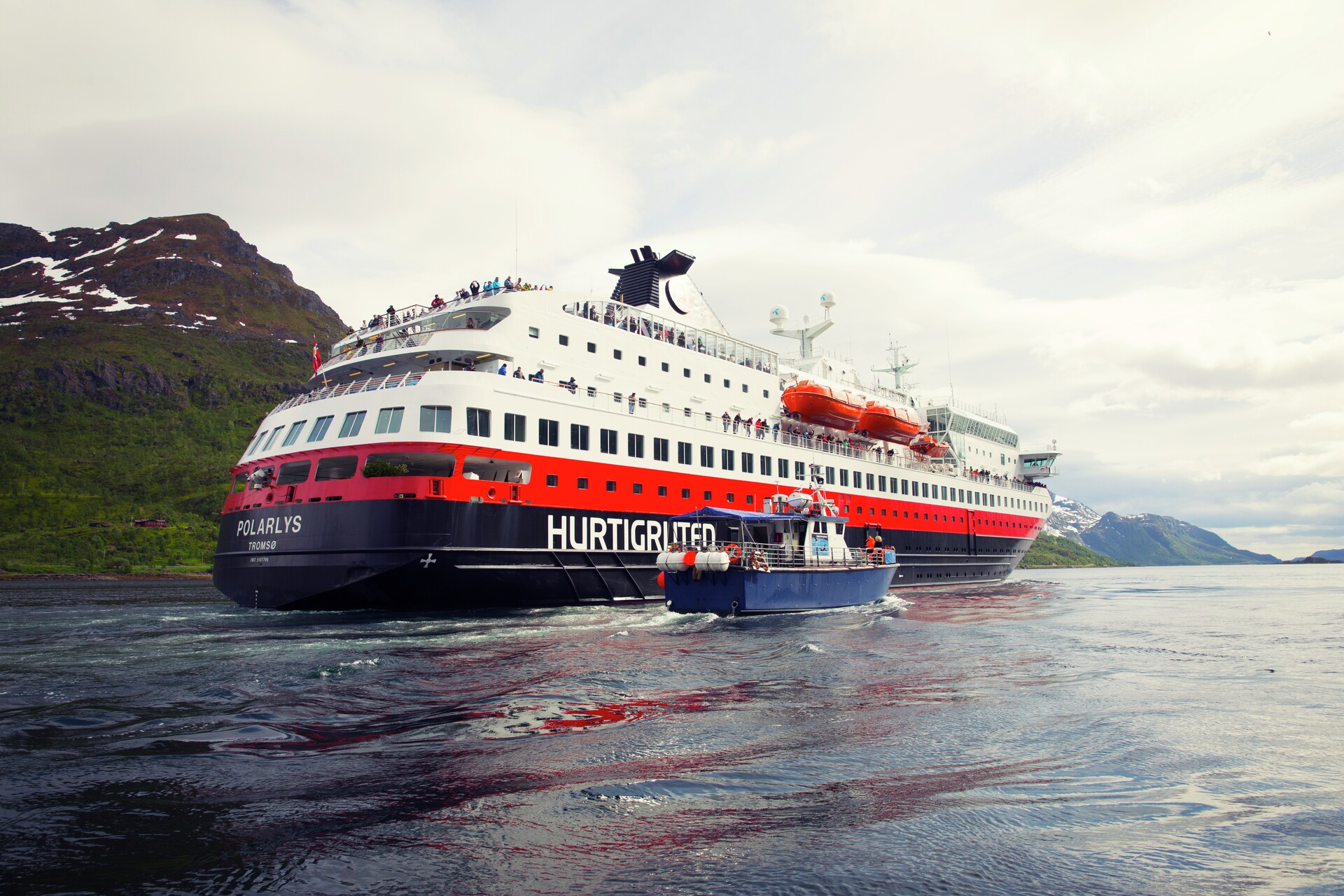 Hurtigruten: MS Polarlys Norway Summer HGR  Rune Kongsro