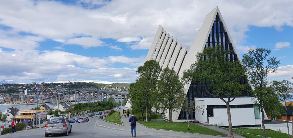 Hurtigruten: TromsCBEismeerkathedrale